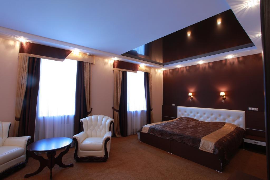 Gubernsky Hotel Minsk Exterior foto